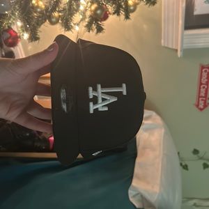 LA hat black 950 youth snapback